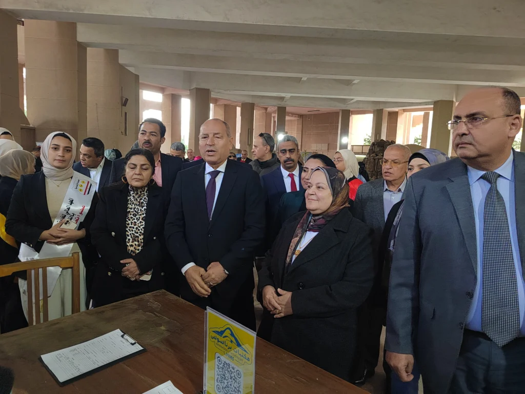 3733589-محافظ-القاهرة-يفتتح-ملتقى-توظيف-لتوفير-500-فرصة-عمل