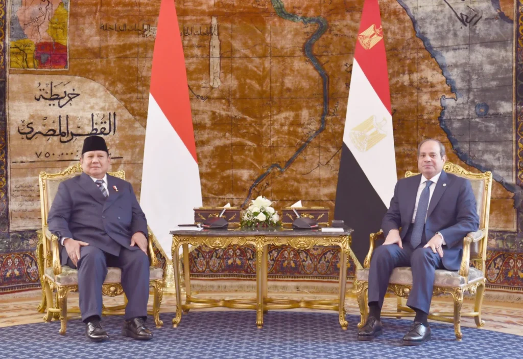 549046-الرئيس-عبد-الفتاح-السيسي-والرئيس-الإندونيسي-(1)