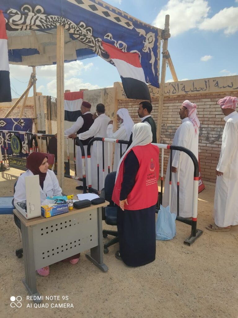 خلال تقديم خدمات المبادرات الرئاسية امام لجان انتخابات مجلس الشيوخ من الفرق الطبية