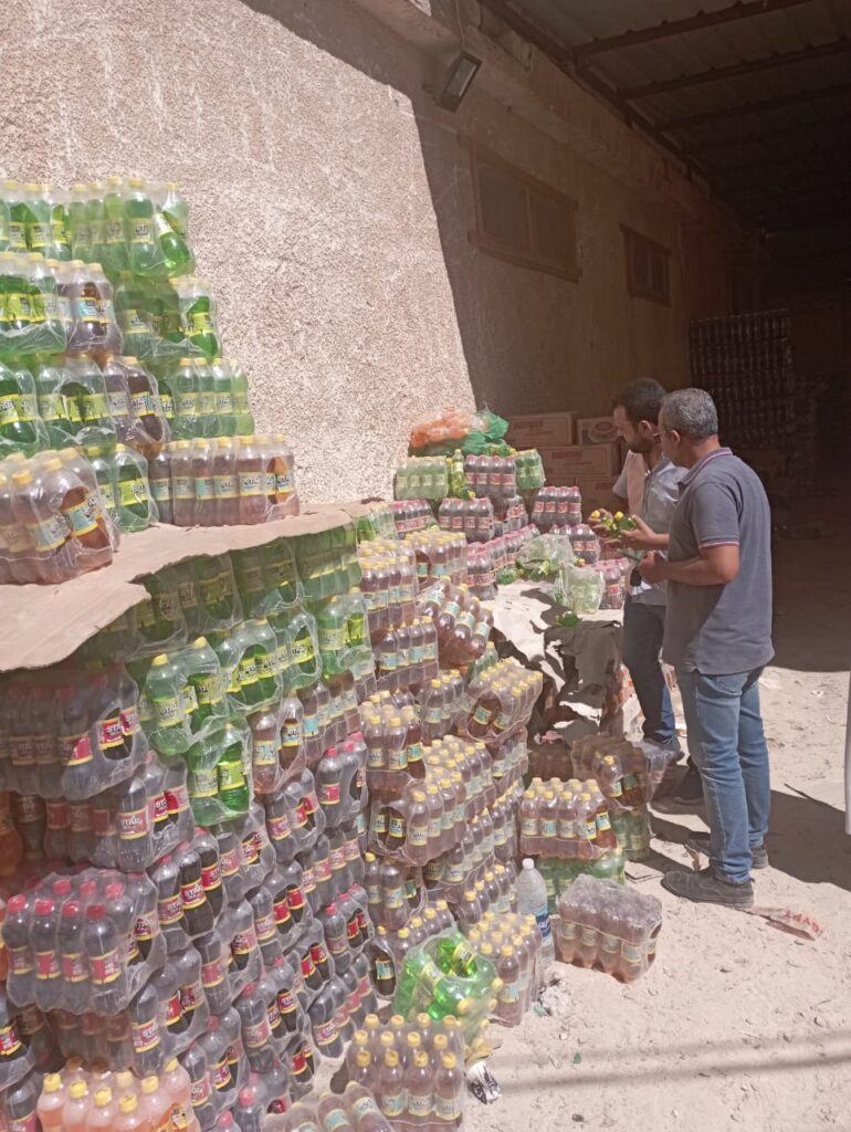 لجان المراقبة بصحة مطروح خلال ضبط مواد غذائية غير صالحة للاستهلاك الآدمى