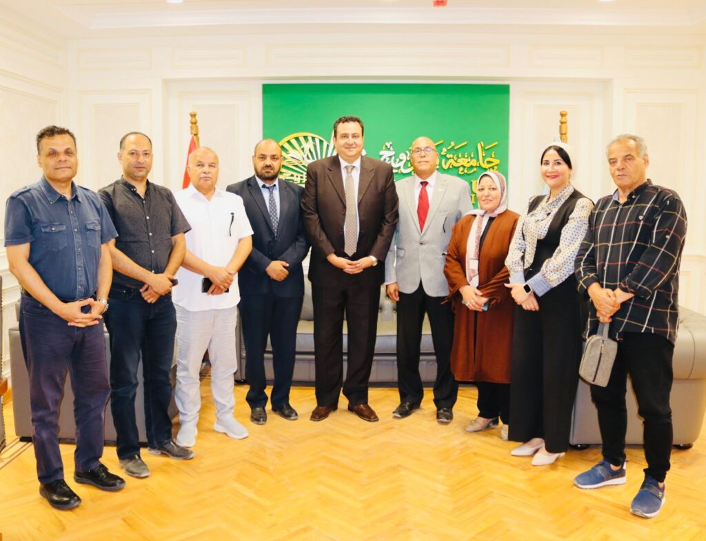 خلال استقبال رئيس جامعة مطروح وفد من جملة الماجستير والدكتوراه