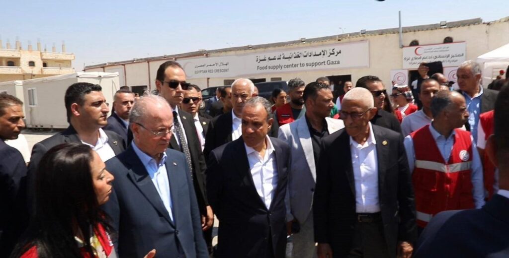 جانب من زيارة مركز الإمداد الغذائي بالعريش