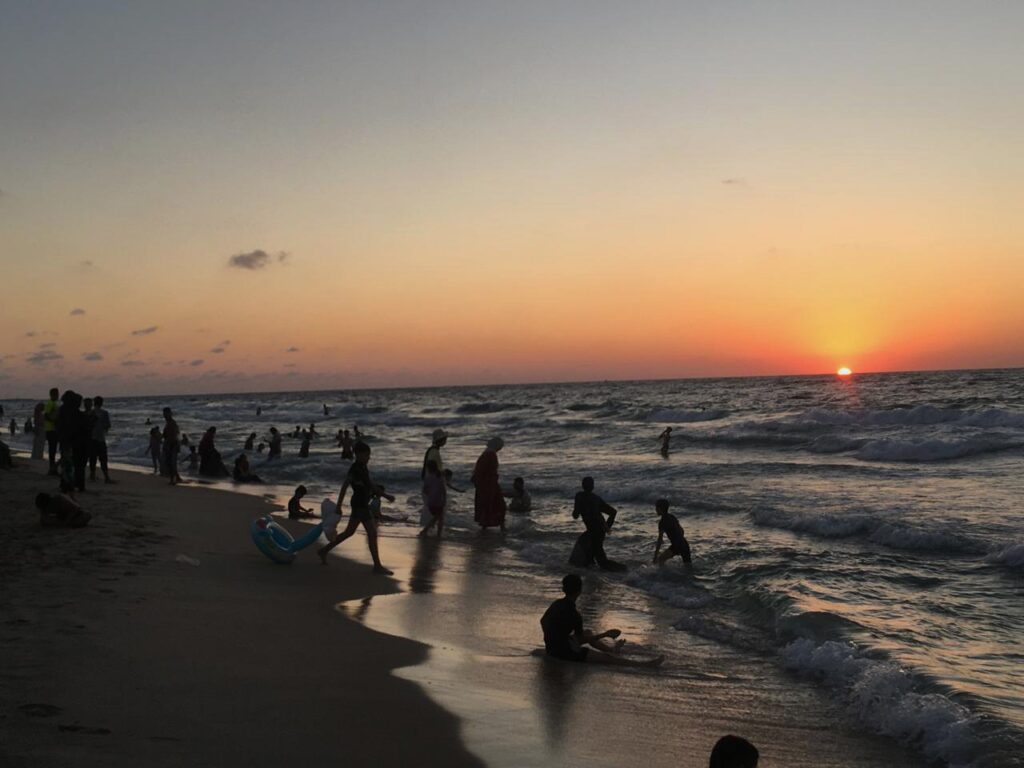 شاطيء حي المساعيد في مدينة العريش