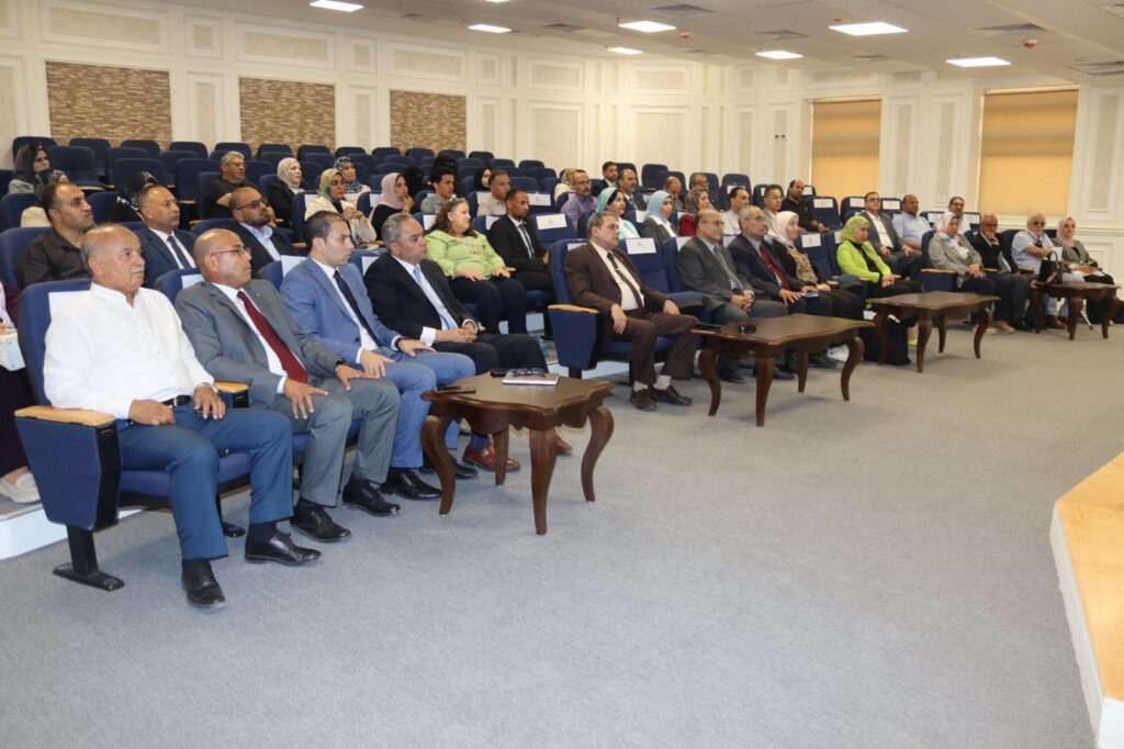 قاعة مؤتمرات جامعة مطروح خلال فعاليات ندوة التراث الشعبي