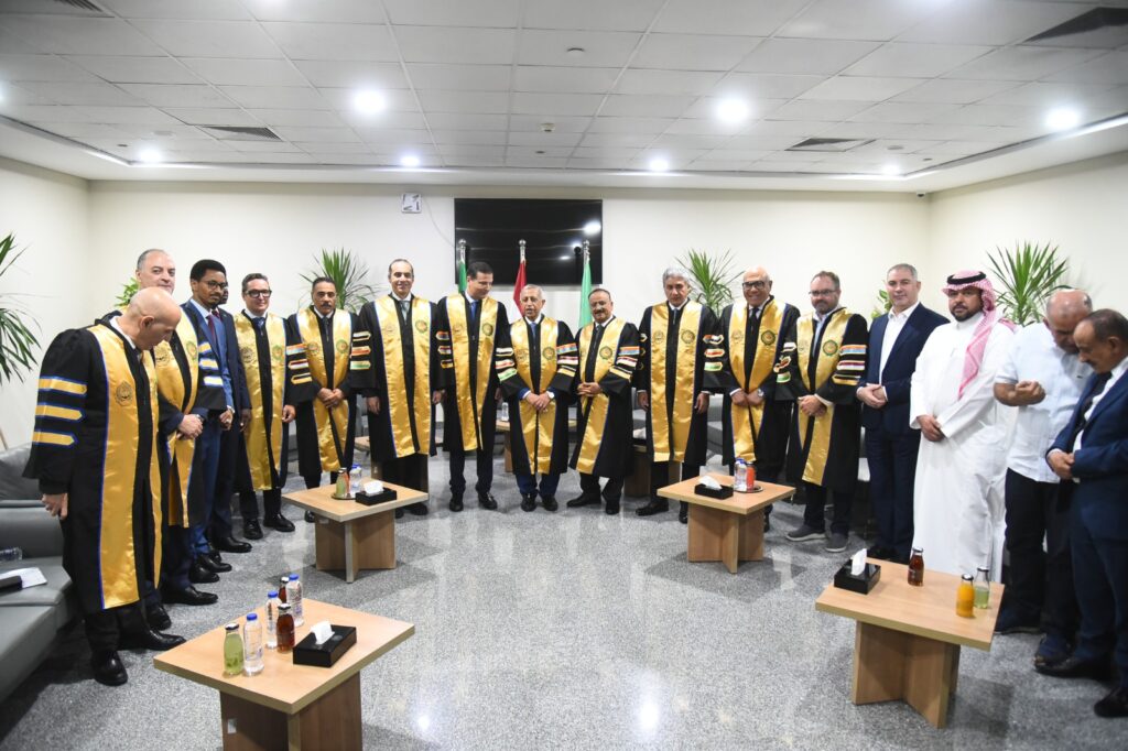 أول دفعة من أبناء محافظة مطروح تتخرج من فرع العلمين للأكاديمية العربية للعلوم والتكنولوجيا والنقل البحري بصحبة محافظ مطروح