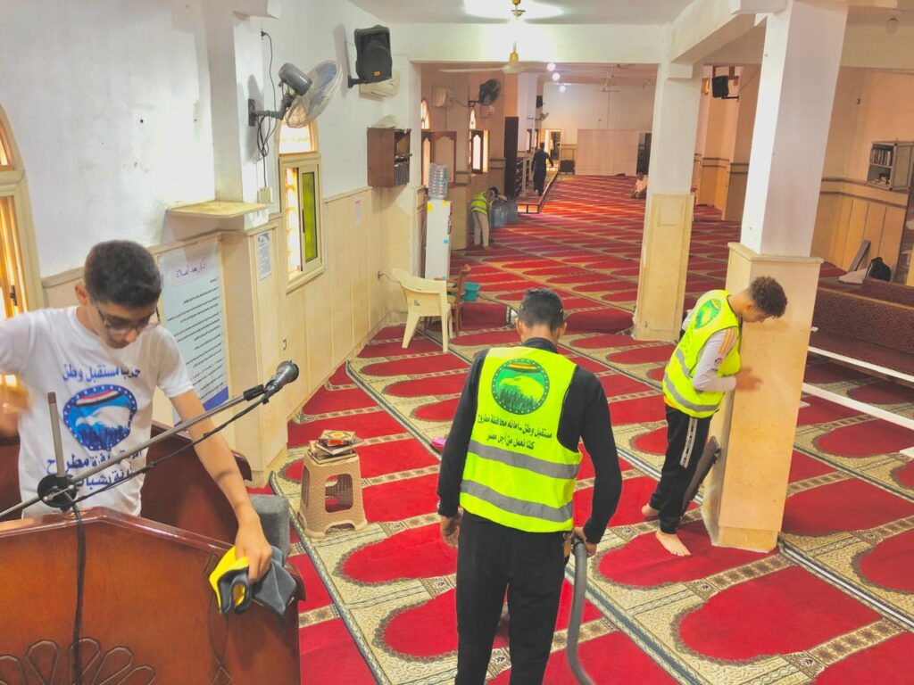 خلال أعمال حملة النظافة بمساجد مطروح