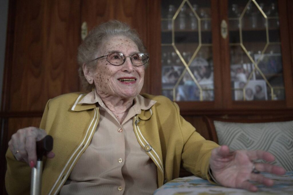 روزا تارلوفسكي دي رويسنبليت