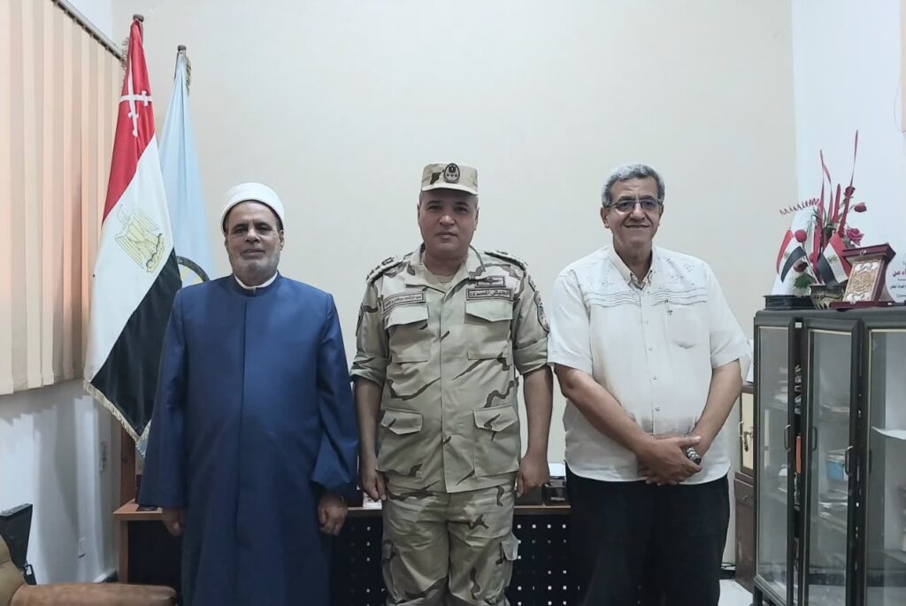 رئيس منطقة مطروح الأزهرية مع المستشار العسكري لمحافظة مطروح
