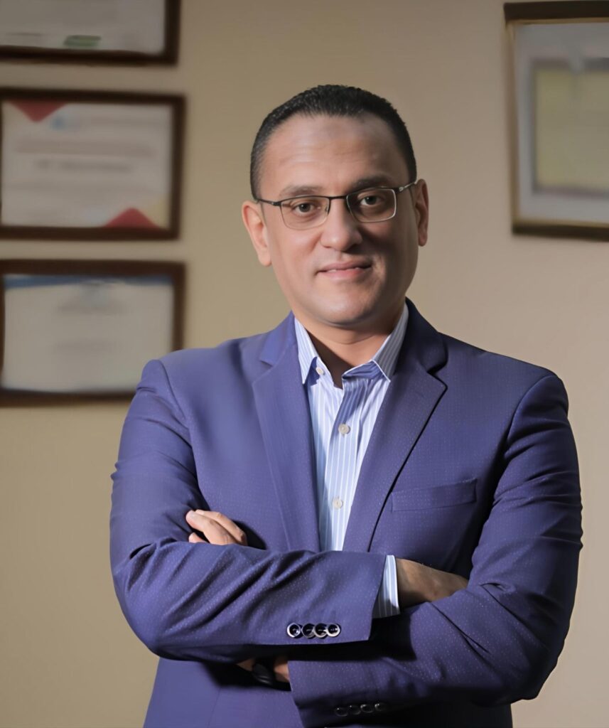 الدكتور أحمد شوقي الخبير المصرفي والاقتصادى