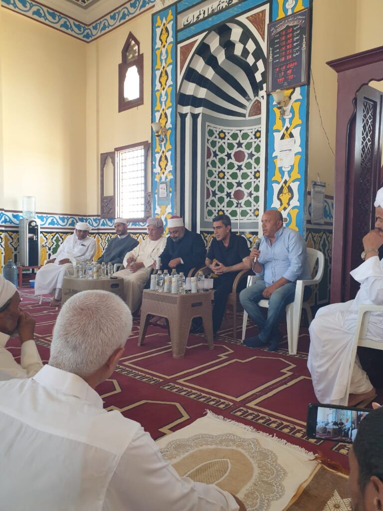 خلال لقاء جماهيري لرئيس مدينة مرسي مطروح مع أهالي قرية الجراولة لبحث مشاكلهم