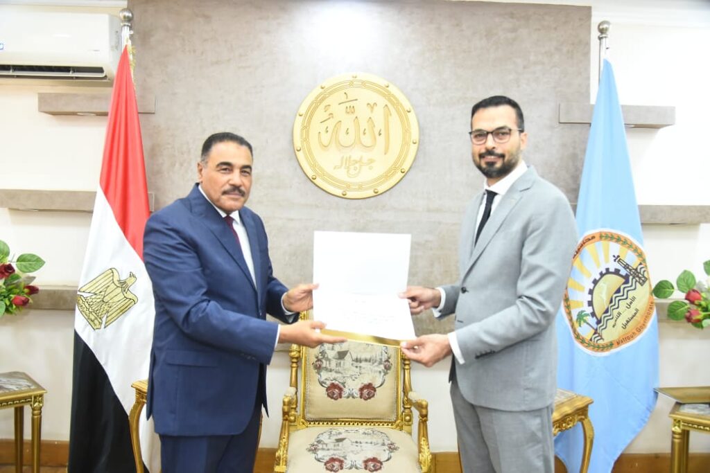 وكيل وزارة الصحة بمطروح مع محافظ مطروح