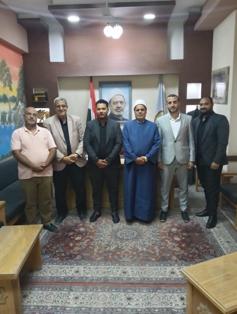 خلال لقاء رئيس منطقة مطروح مع وفد بيت الزكاة