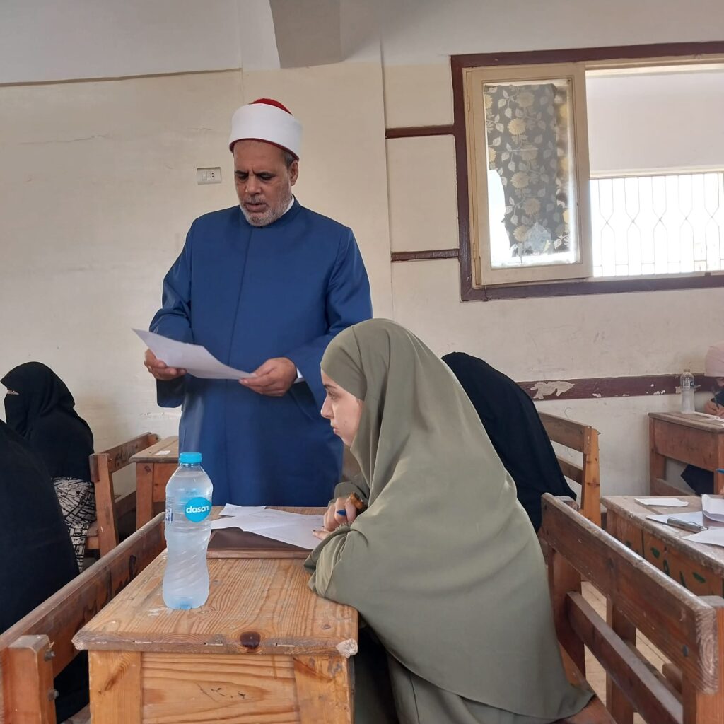 خلال انعقاد اختبارات القبول لمعاهد القراءات في مطروح ومتابعة رئيس المنطقة الأزهرية للجان