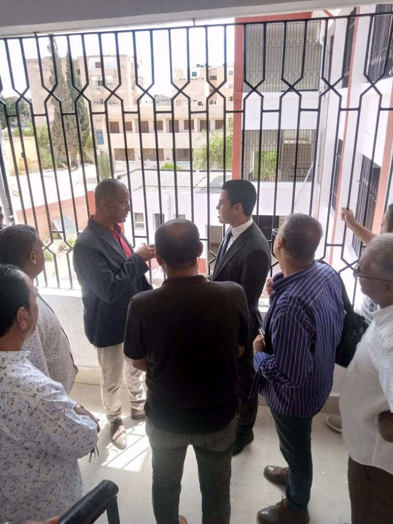 نائب محافظ مطروح خلال متابعة صيانة المدرسة الفكرية