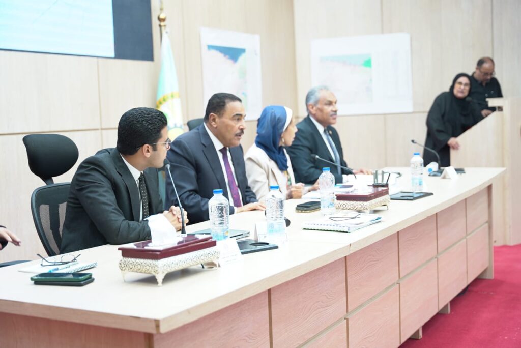 خلال لقاء محافظ مطروح والأجهزة التنفيذية والشعبية مع ممثلي هيئة التخطيط العمراني