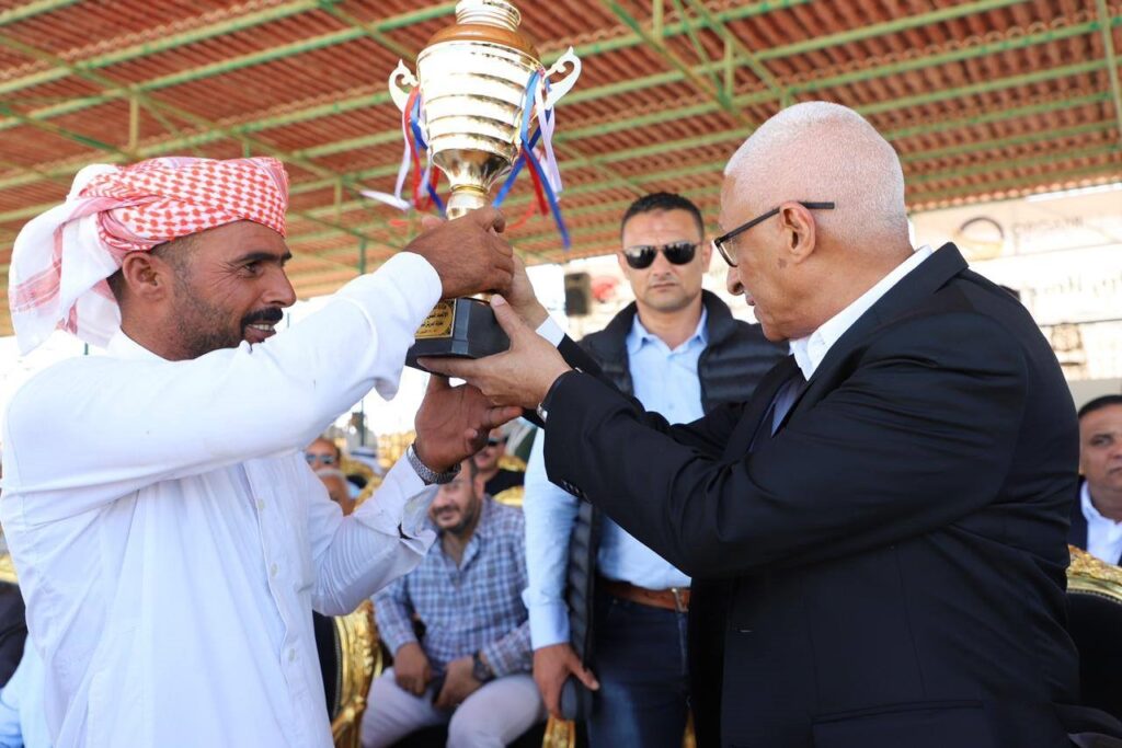 جانب من افتتاح سباق الهجن بالعريش