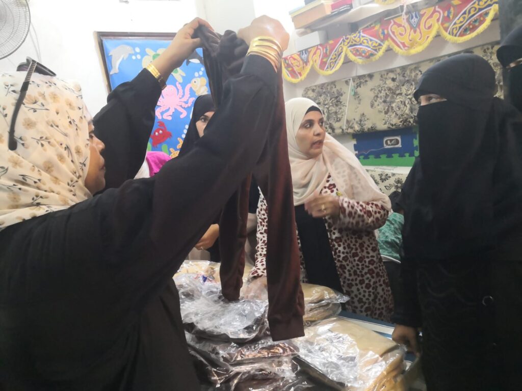 خلال توزيع الزى المدرسي والشنط علي ذوى الهمم بمطروح