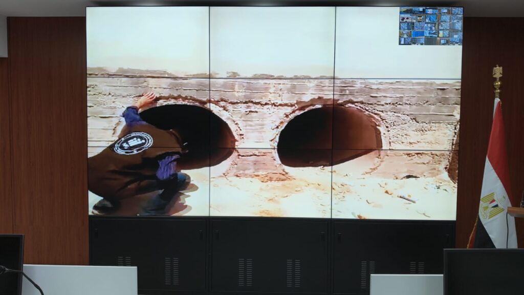 خلال مراجعة مخرات السيول في مطروح