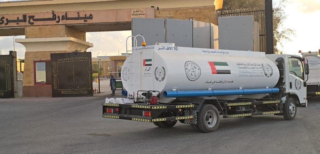 جانب من دخول الشاحنات عبر معبر رفح البري