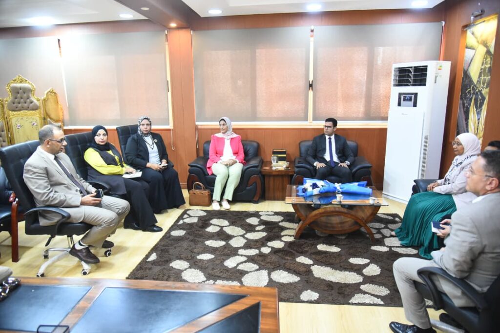 نائب محافظ مطروح خلال لقائه وفد من جامعة مطروح