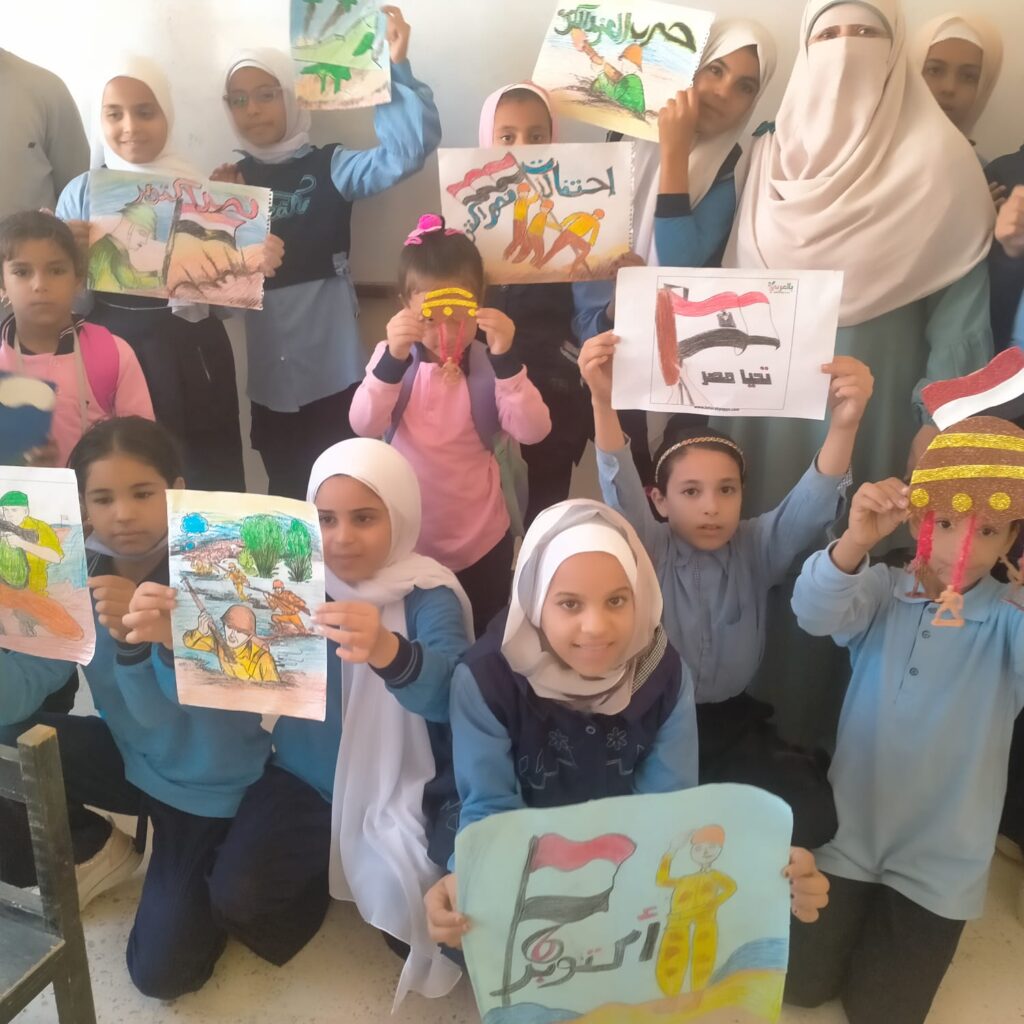 احدى ورش الأعمال الفنية لطلاب الأزهر بمطروح عن بطولات حرب أكتوبر