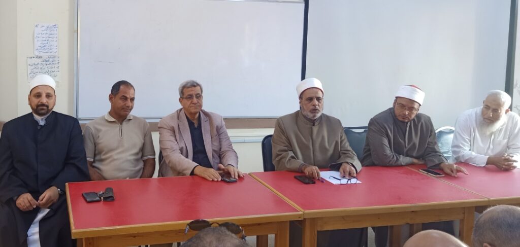 خلال اجتماع رئيس منطقة مطروح الأزهرية مع القيادات التعليمية بالإدارات والمنطقة