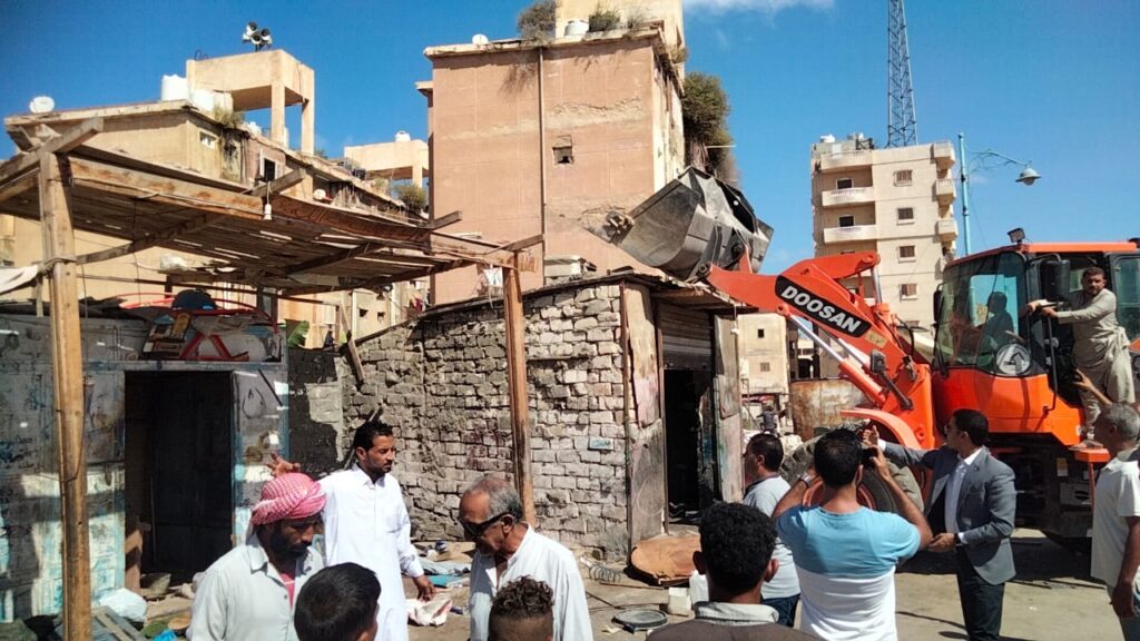 حملة مكبرة علي الانشغالات في سوق المعاذير وإزالتها من شوارع مرسى مطروح