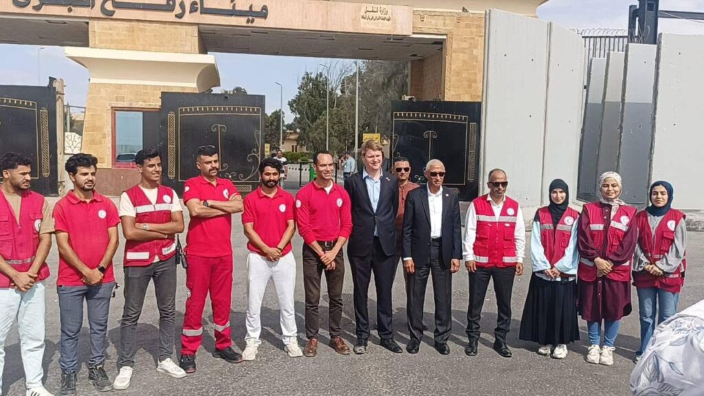 جانب من زيارة وزير التنمية الدولية النرويجي إلى معبر رفح البري