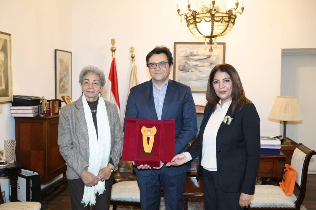 19_2025-639010729258626830-862