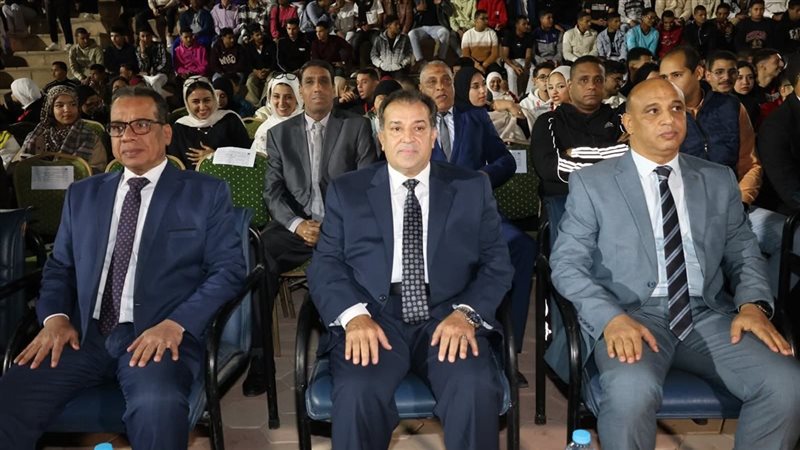 جامعة قنا تبحث تعزيز التعاون مع وزارة التضامن الاجتماعي لدعم ذوي الإعاقة